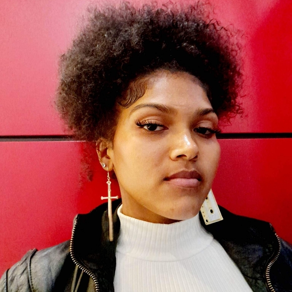 Worship is My Weapon Earring Set - Picture 2 of 4